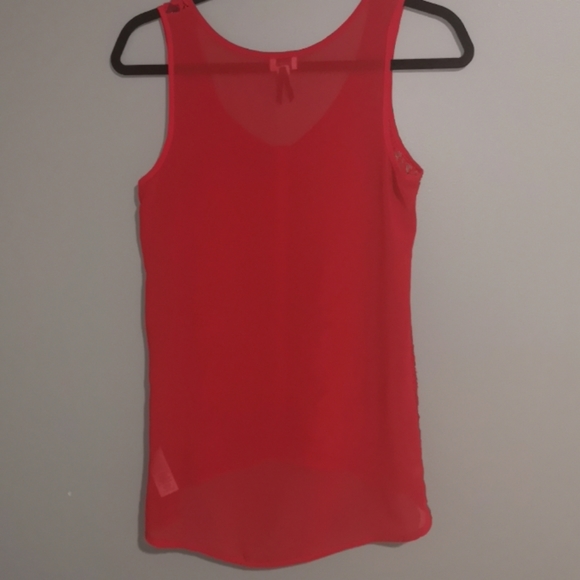 Lace tank 3/$30 🍏 - Picture 4 of 5